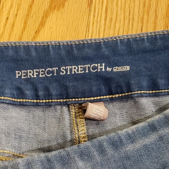 Chico's Perfect Stretch Blue Denim Crops - Size 2 - Picture 2 of 7